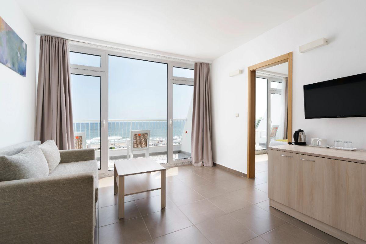 Фамилна стая с изглед към морето  AluaSun Helios Beach Obzor
